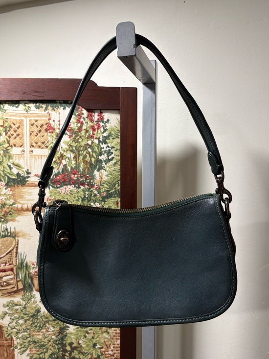 Coach Handbags - Coach Swinger green